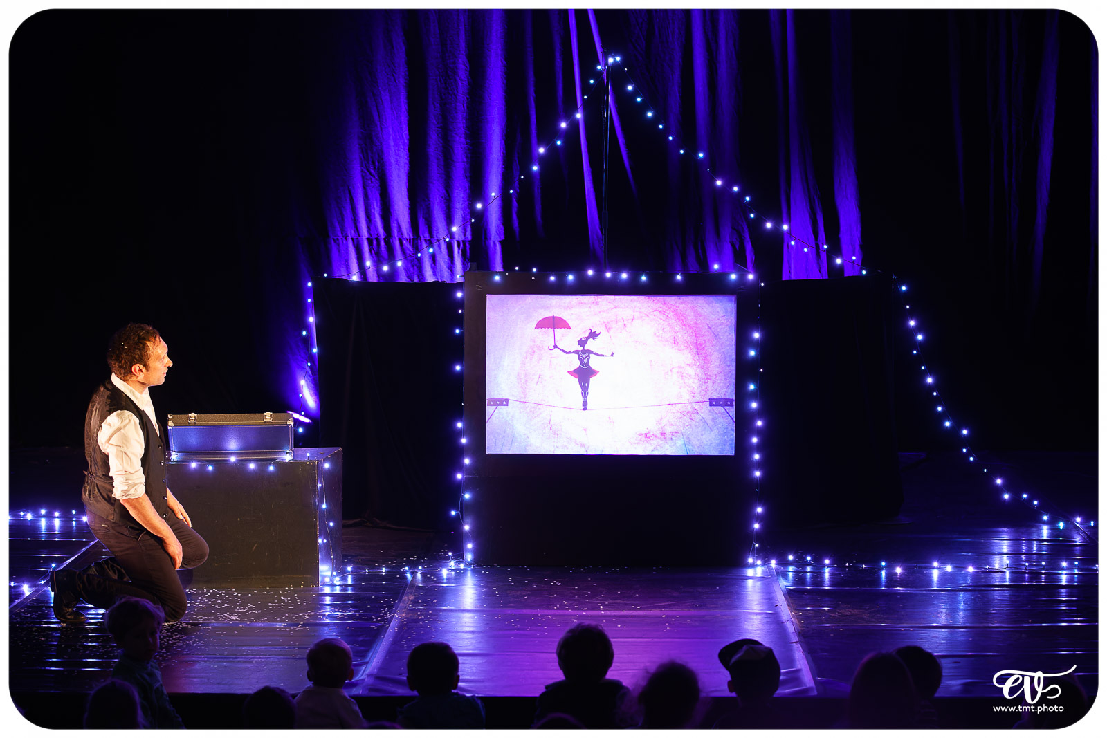 LE CIRQUE DES ÉTOILES (COMME UNE ÉTINCELLE)